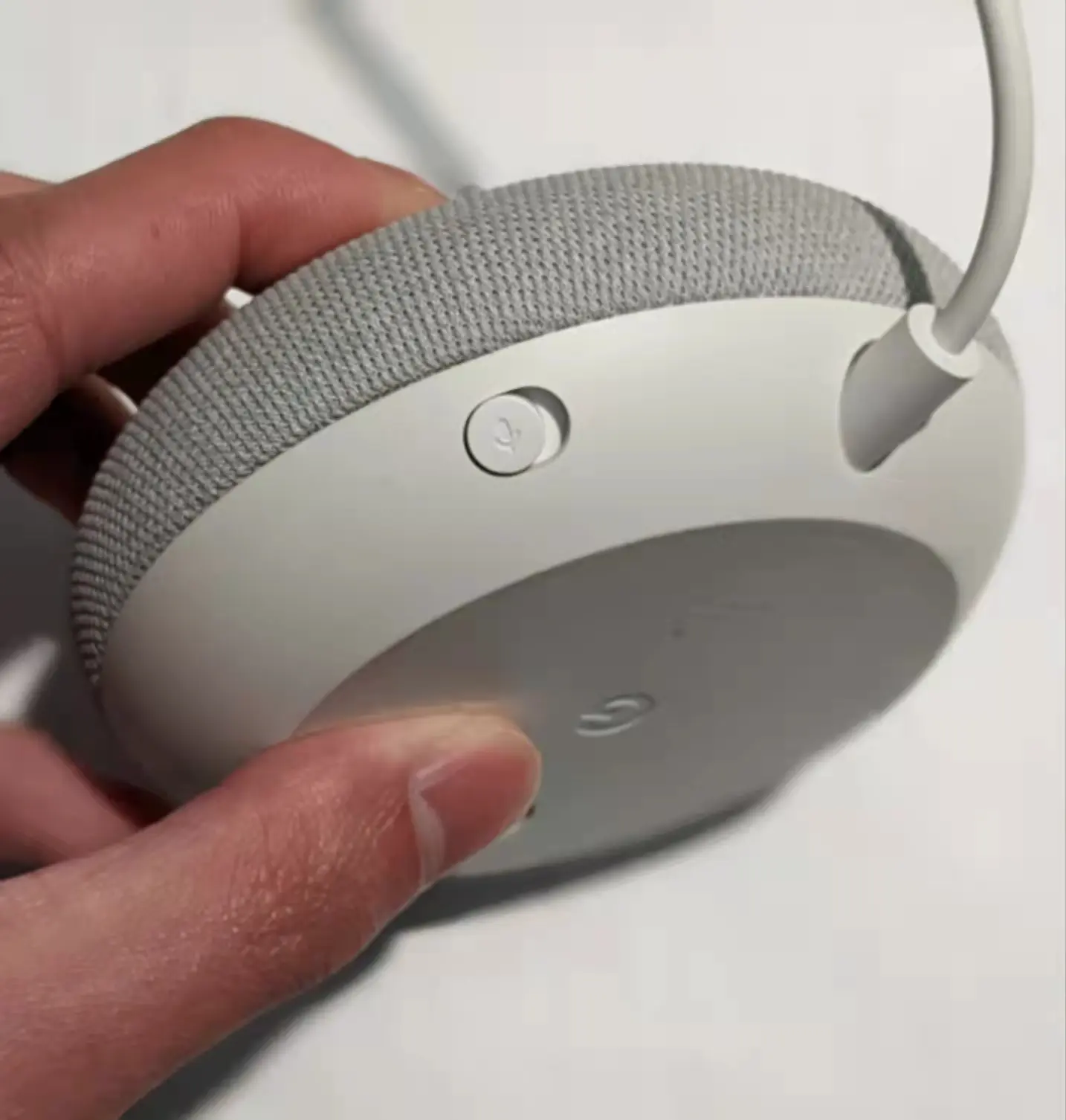 Nest Mini 底部